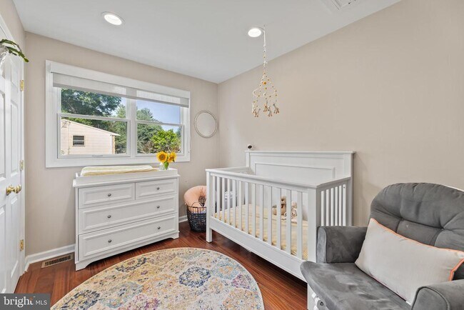 Building Photo - 1621 Clearview Ave