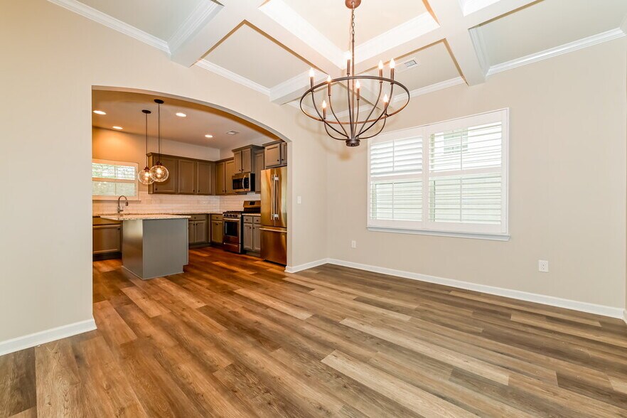 Building Photo - 272 Villa Grande Dr