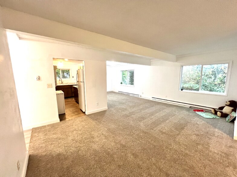 Building Photo - 1005 Bloyd St