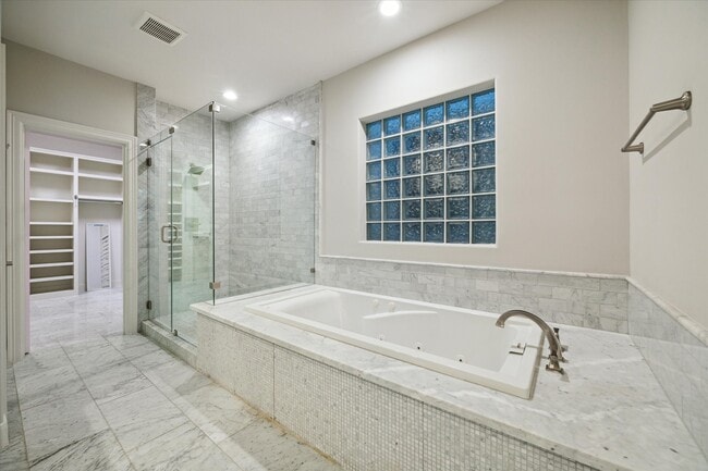 Building Photo - 6008 Park Cir Dr