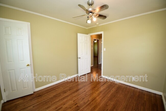 Building Photo - 477 S Norwood Ave