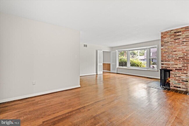 Building Photo - 7504 Radnor Rd