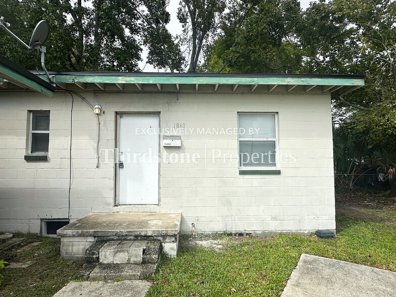 Building Photo - 1861 Bisbee St
