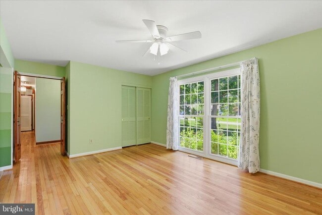 Building Photo - 45320 Barefoot Dr