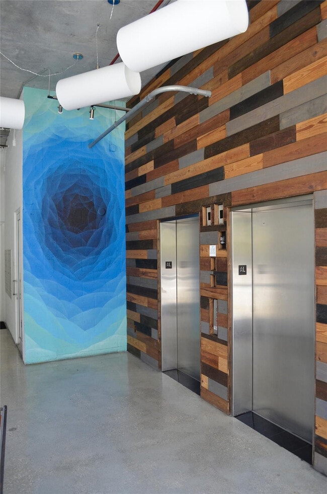 Building Photo - 444 N E St