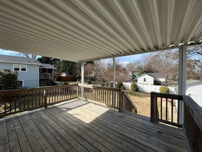 Building Photo - Cozy 1BD, 1BA Near Downtown Raleigh House with Fenced Yard