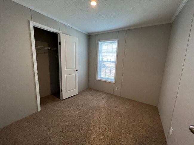 Building Photo - 131 Elm