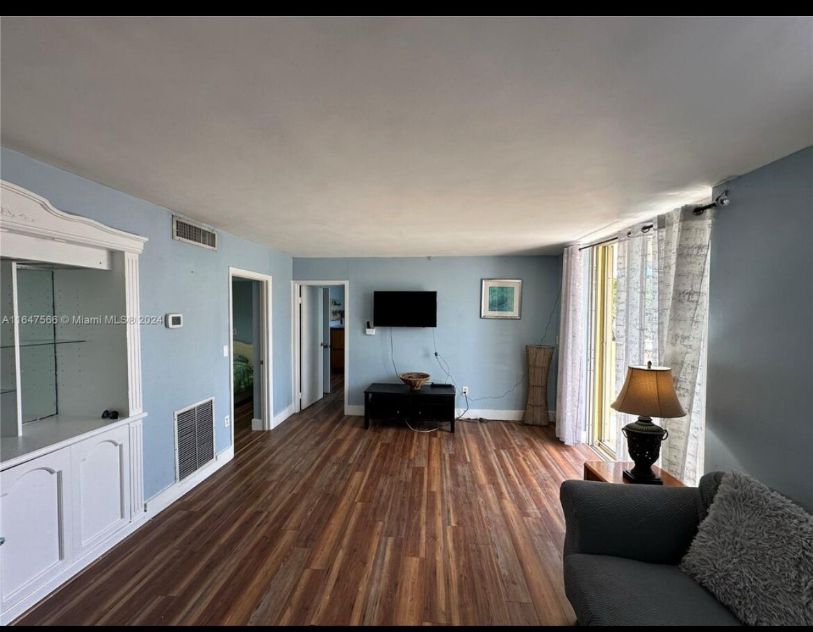 Building Photo - 7900 Tatum Waterway Dr