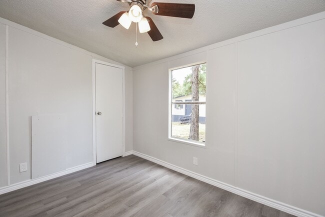 Building Photo - Be part of this cozy community at Roy Harris Loop