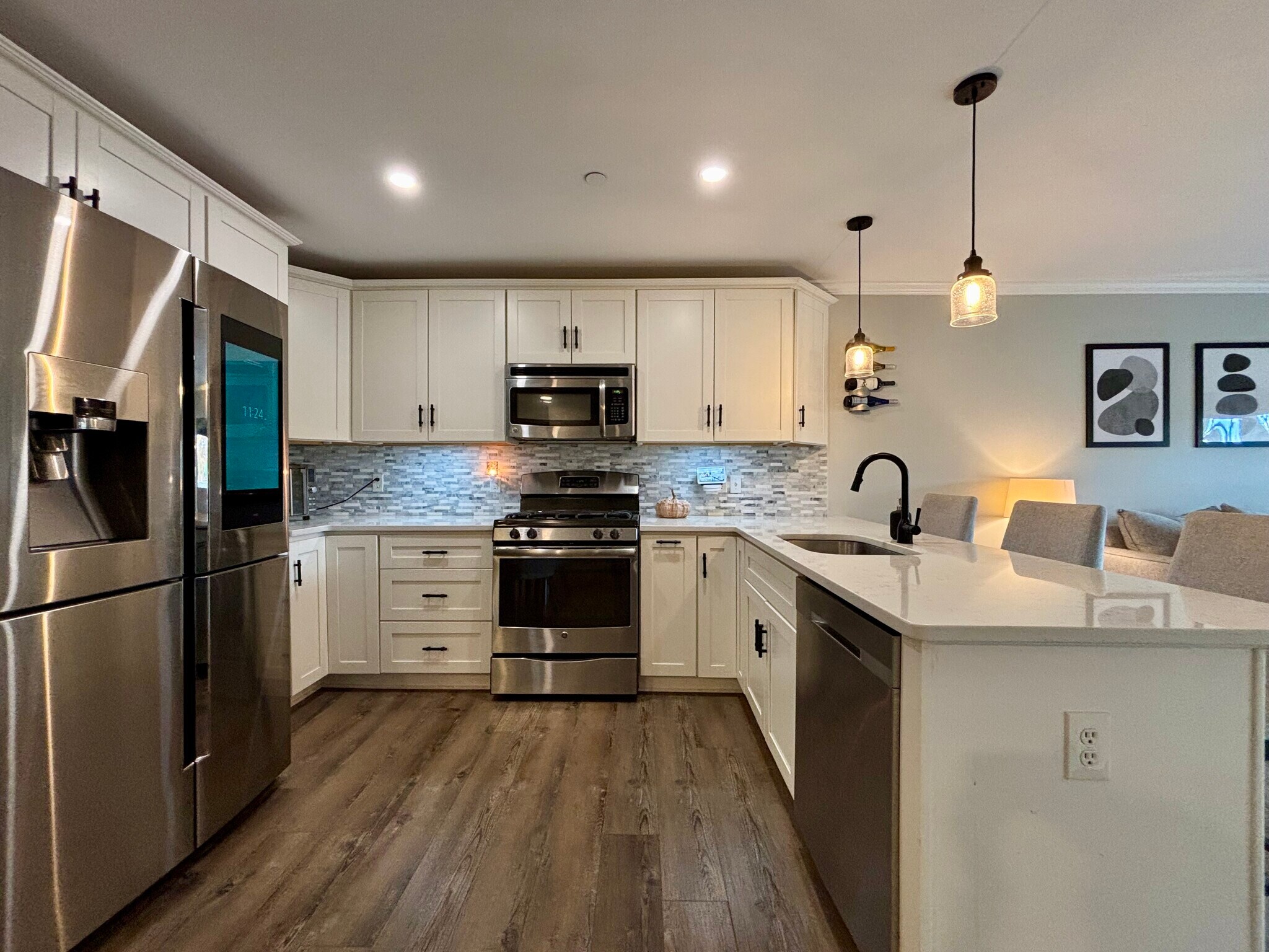 Building Photo - 34 Schoolhouse Dr