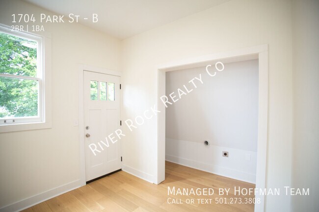 Building Photo - 1704 S Park St