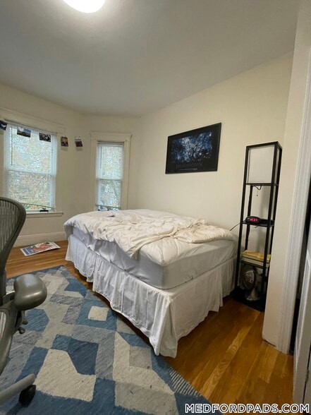 Building Photo - 354 Main St