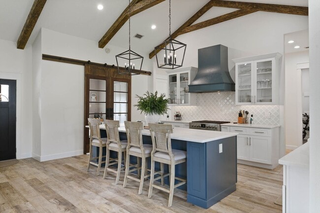 Building Photo - Luxurious living in Winter Park