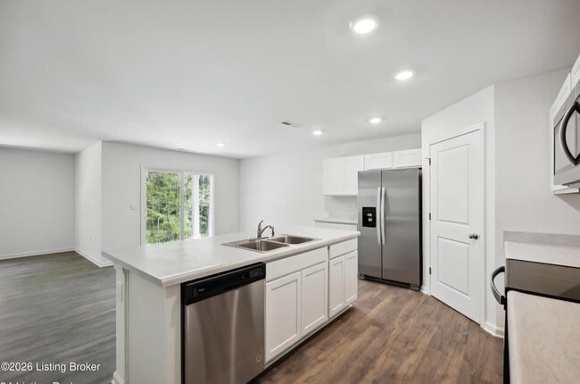 Building Photo - 156 Coral Springs Parkway