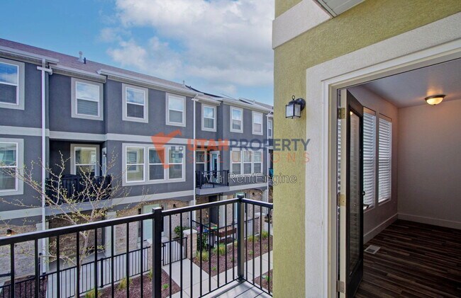 Building Photo - 1790 W Dalmeny Way