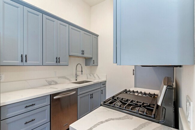 Building Photo - 1411 Encinal Ave - Studio | 1 bathroom