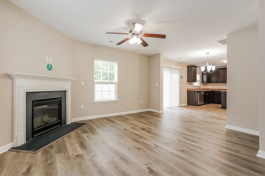 Building Photo - 8012 Spiderlily Ct