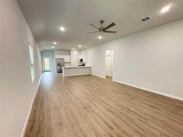 Building Photo - 120 Greenbriar Dr
