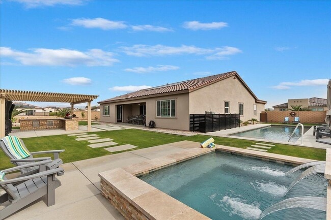 Building Photo - 58179 Aragon Way