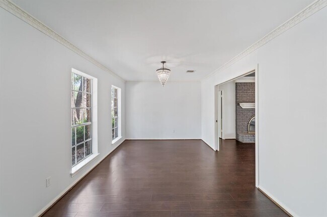 Building Photo - 1823 Saddlecreek Dr