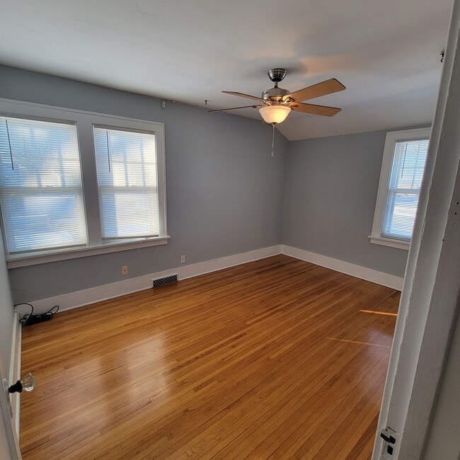 Building Photo - Historic, recently updated single-family h...