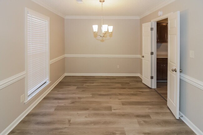 Building Photo - 7181 Autumn Song Dr