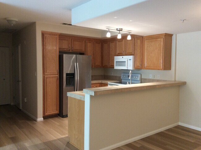 Building Photo - 235 Market St