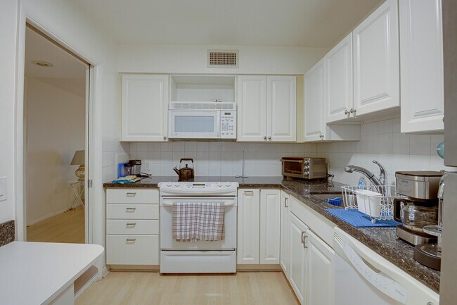 Building Photo - 4230 Deste Ct