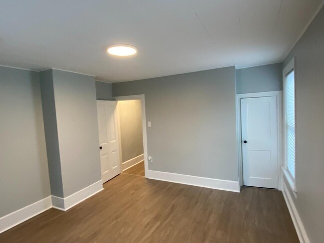 Building Photo - 1236 Memorial Ave