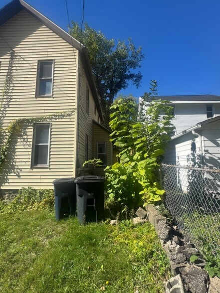 Building Photo - 360 Turner St