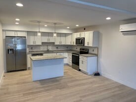 Building Photo - 24 Saint Anthonys Ln