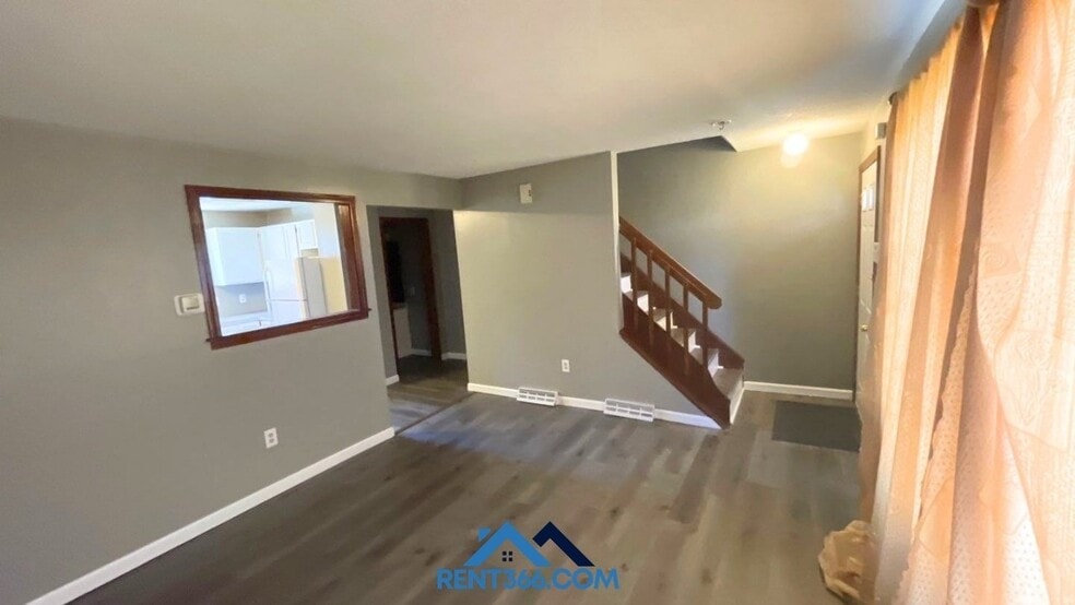 Building Photo - 65 Wisteria St