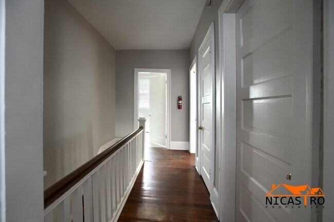 Building Photo - 2070 Indianola Ave