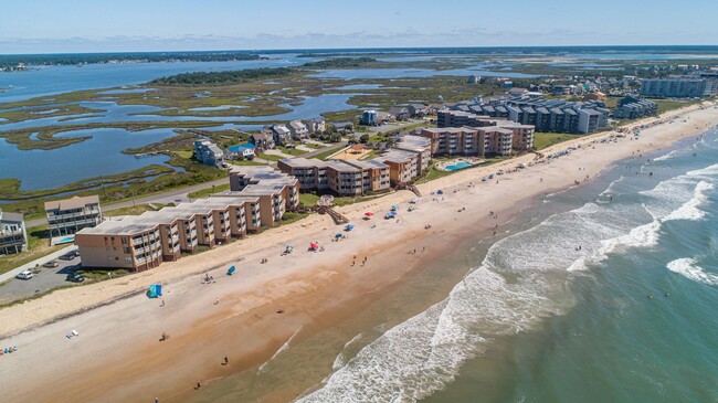 Building Photo - VillaZ Topsail Dunes 3102