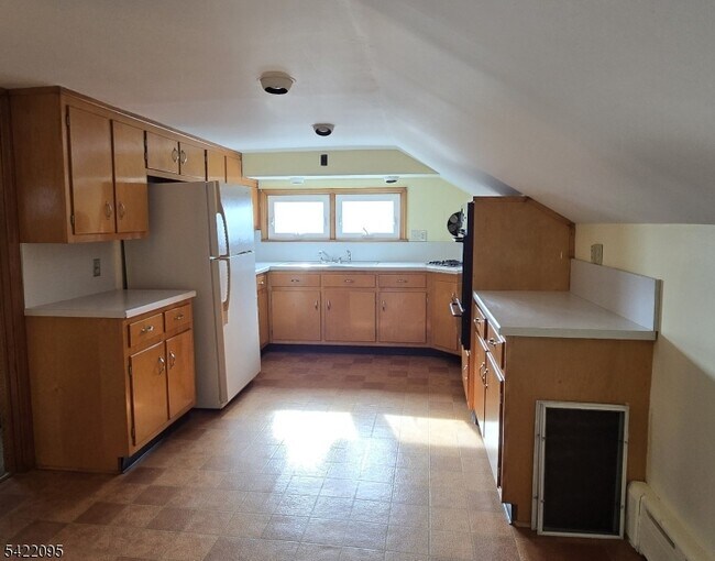 Building Photo - 95 Norwood St