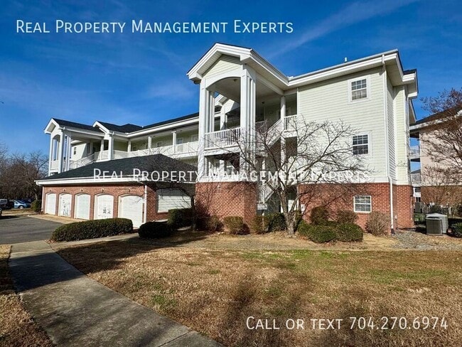 Building Photo - 8969 Meadow Vista Rd