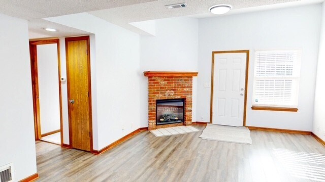 Building Photo - 1327 E 21st Ter