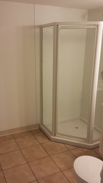 Building Photo - 418 N Buchanan St