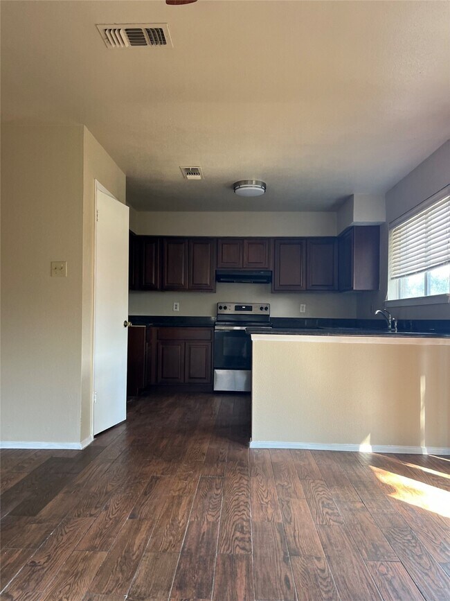 Building Photo - 2503 Ravenwind Rd