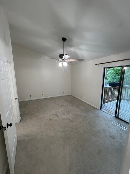 Building Photo - 3411 Cedarcrest Cir