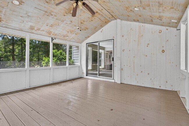 Building Photo - 2337 Laurel Top Cir