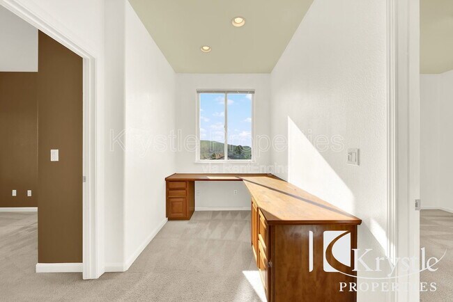 Building Photo - 3050 Blue Sky Ct