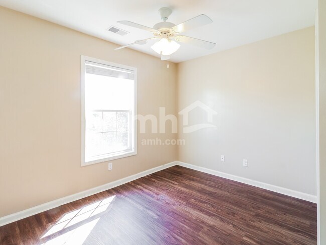 Building Photo - 205 Argo Cir