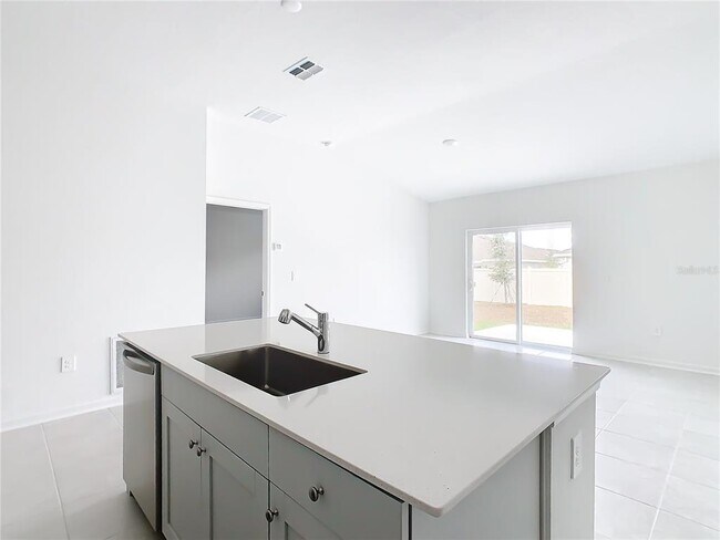 Building Photo - 421 Sandbar Ln