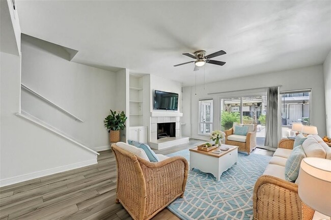 Building Photo - 2022 Lakewood Ct