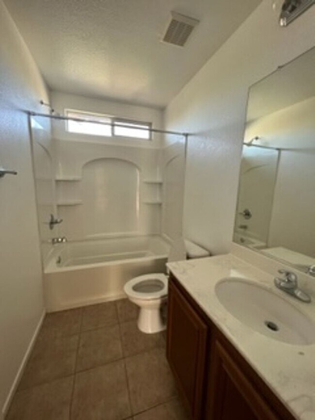 Building Photo - Henderson 3 Bedroom in Gated Community!