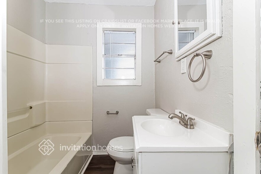 Building Photo - 401 Marshall St