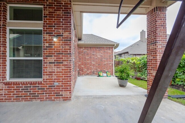 Building Photo - 6220 Eldridge Ln