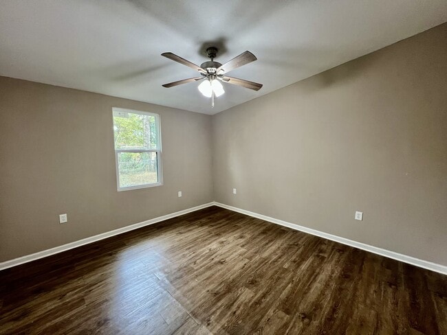 Building Photo - 5152 Enterprise St