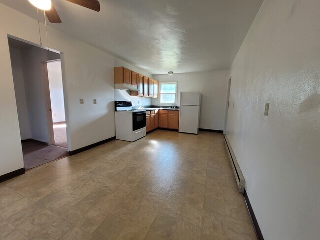 Building Photo - 266 Hinkley Dr